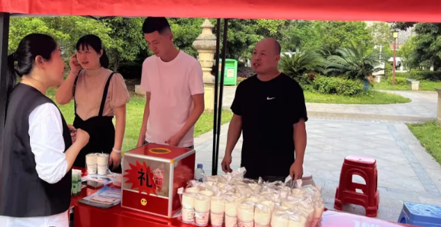 節(jié)水宣傳進(jìn)社區(qū)，貼心守護(hù)“水”安全——和濟(jì)水務(wù)開(kāi)展“便民服務(wù)進(jìn)社區(qū)”主題活動(dòng)